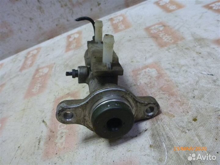 Главный тормозной цилиндр Mitsubishi Outlander