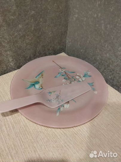 Тарелка, пиалы, соусник