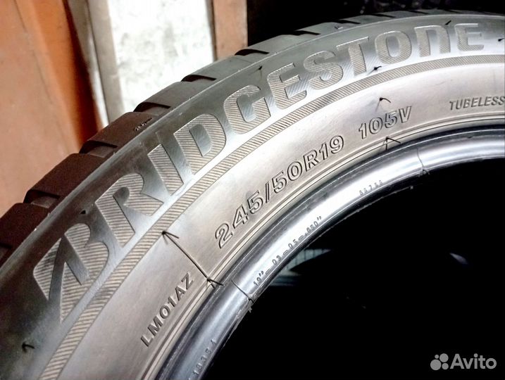 Bridgestone Blizzak LM-001 245/50 R19