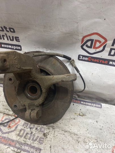 Кулак поворотный правый Ford Fusion 1 1.4 2008