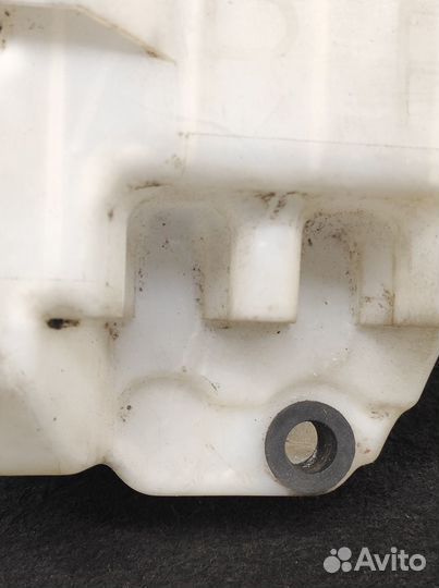 Бачок омывателей Nissan Almera N15