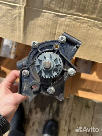 Помпа Тигуан/ Tiguan pierburg / насос водяной