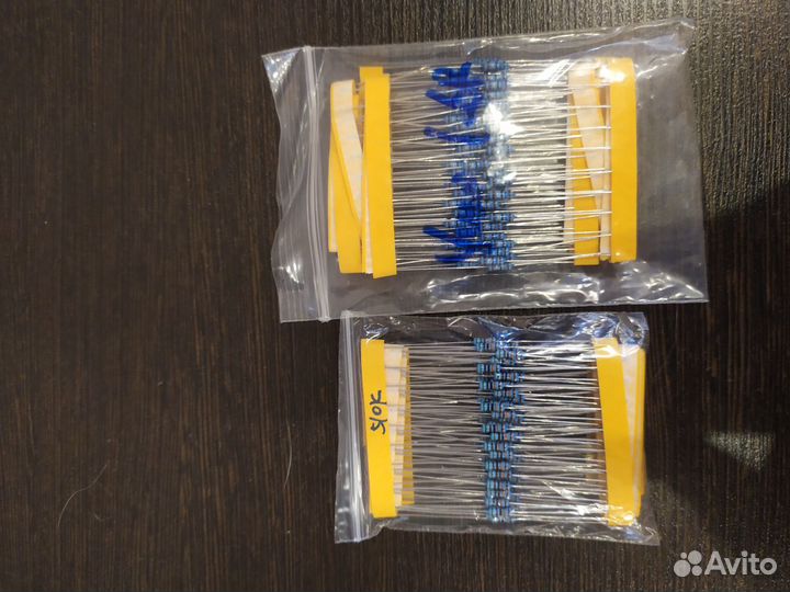 Резисторы, светодиоды, платы