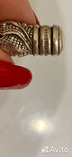 Bkieselstein-cord серебрянный брелок аллигатор