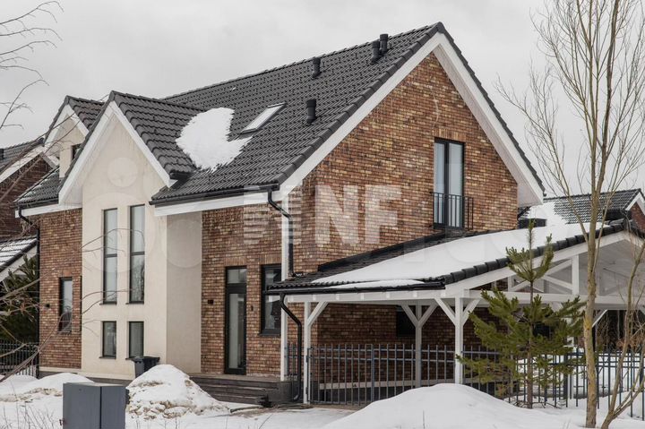 Дом 230 м² на участке 6 сот.