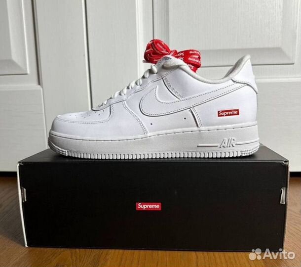 Nike air force 1 supreme white