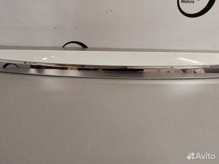 Молдинг крышки багажника задний Hyundai Solaris 1