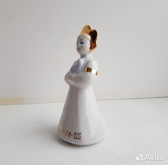 Статуэтка Девушка с голубем. Фестиваль 1985 зик