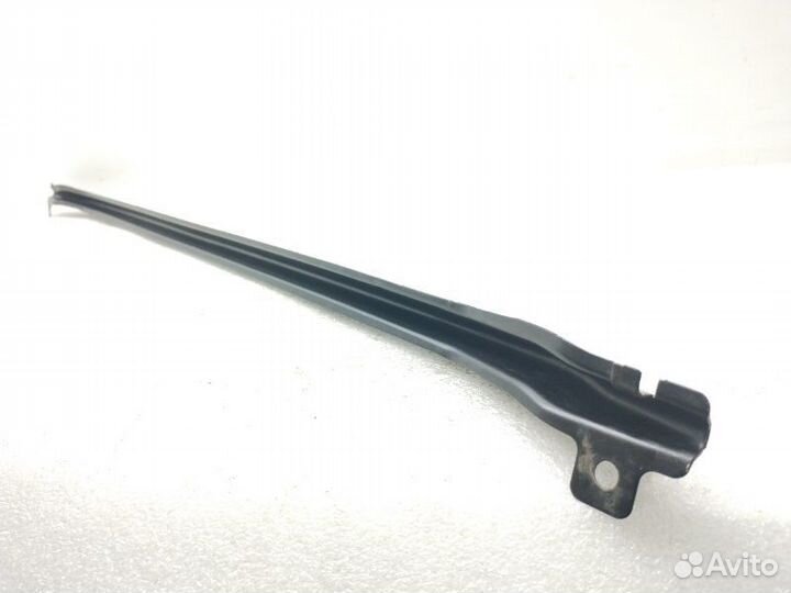 Усилитель бампера передний Volkswagen Golf 6 1.4