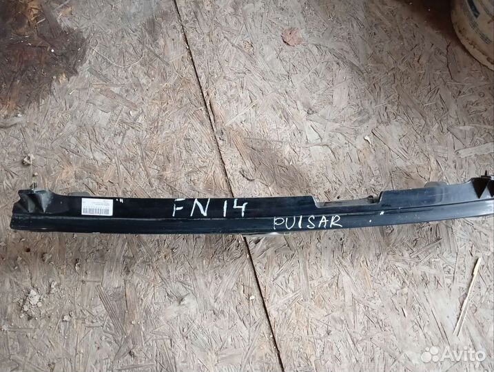 Решетка радиатора Nissan sunny n14