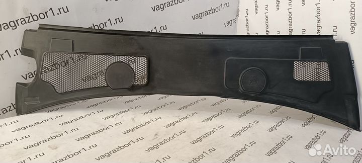 Решетка стеклооч. (планка под лобовое стекло) Audi