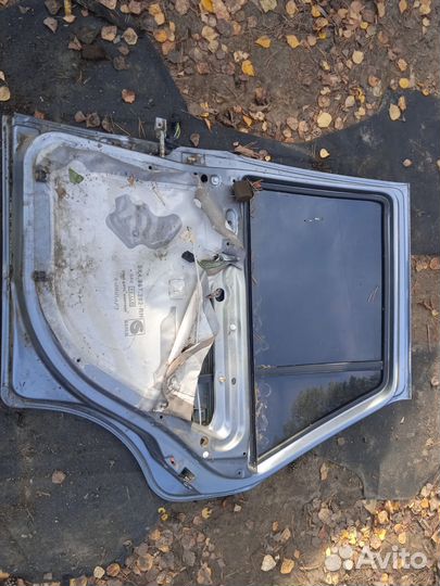 Задняя правая дверь Volkswagen pointer