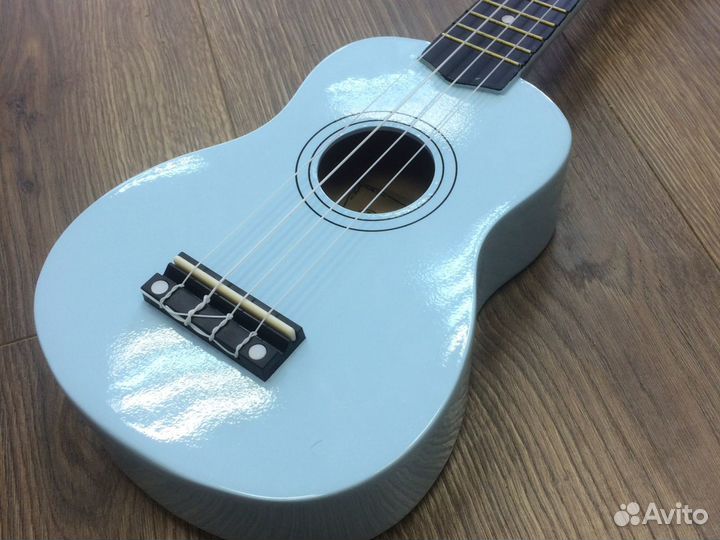 Укулеле сопрано нежно голубая новая