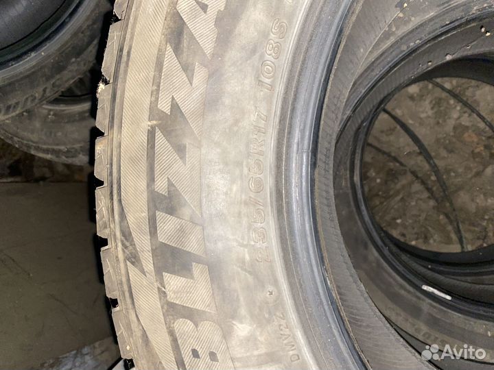 Bridgestone Blizzak DM-V2 235/65 R17 40