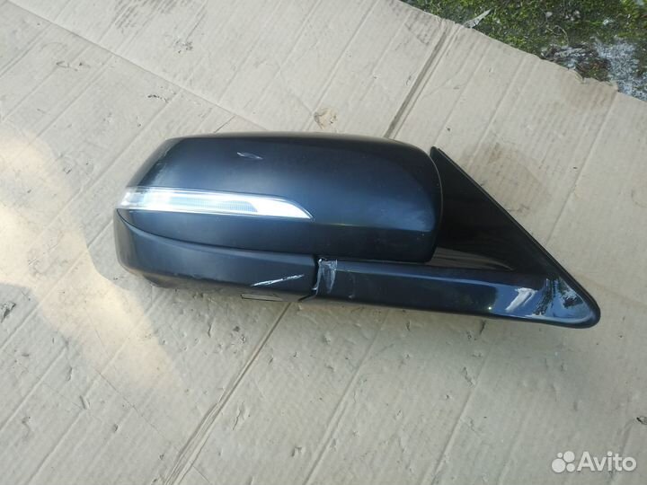 Зеркало правое Genesis G80