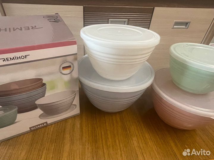 Набор салатников с крышкой