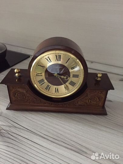 Часы настольные, механические Весна