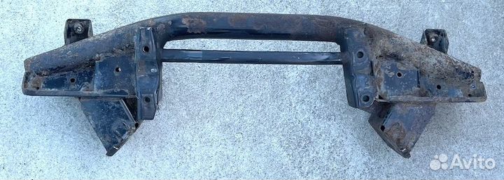 Балка двигателя передняя Хендай H-1 2005г 2.5л