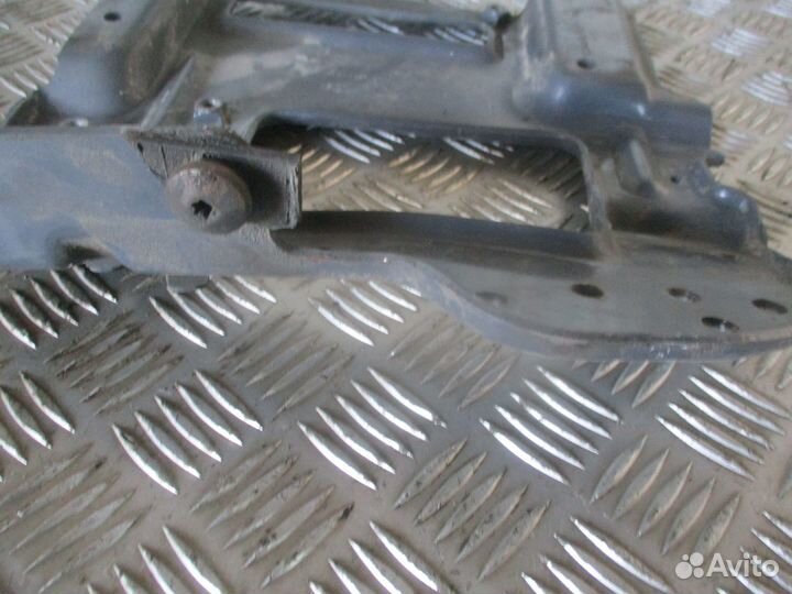 Кронштейн усилителя бампера левый Scania 1923152