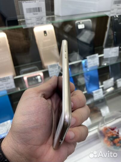 Телефон honor 7а
