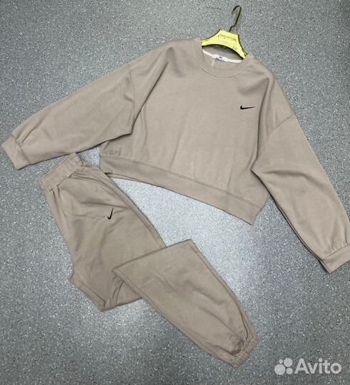 Спортивный костюм nike женский