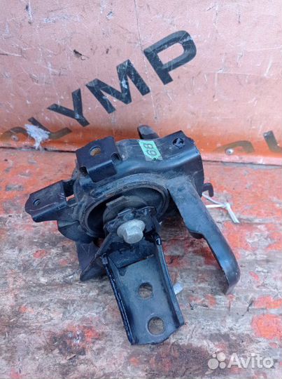 Подушка двс левая Toyota Prius ZVW30 2ZR-FXE 2010