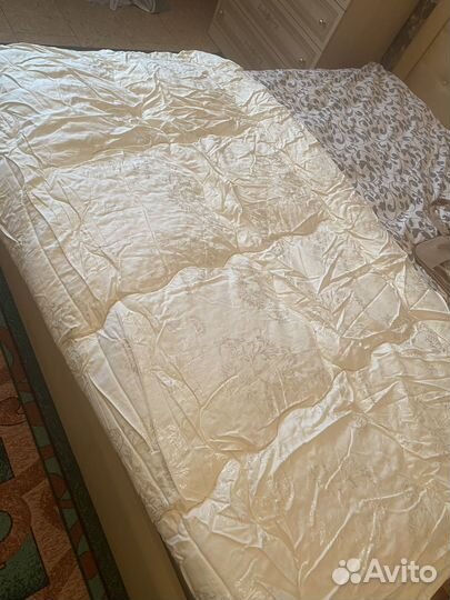 Одеяло из натурального шелка 200*230