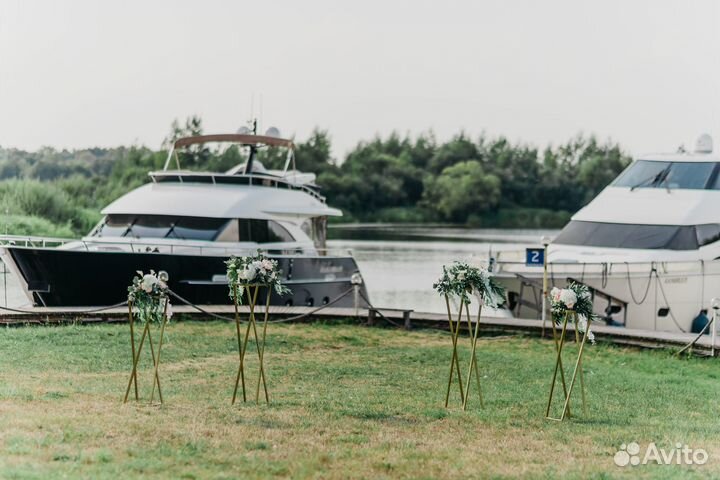 Аренда свадебных стоек, свадебный декор
