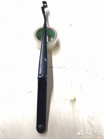 Поводок стеклоочистителя Passat B7