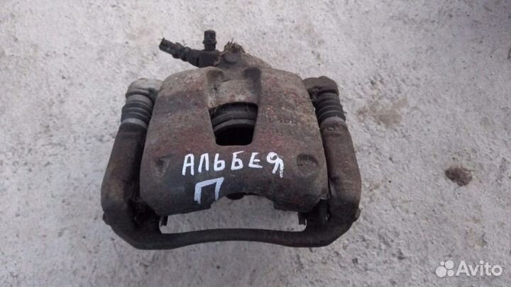 Суппорт передний правый Fiat Albea