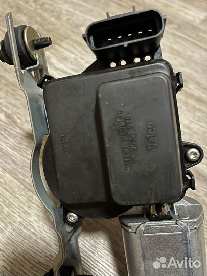 Моторчик стеклоочистителя jeep lybrty kj