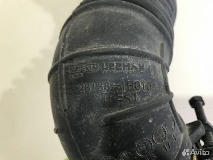 Патрубок воздушного фильтра Hyundai Solaris 2010-2