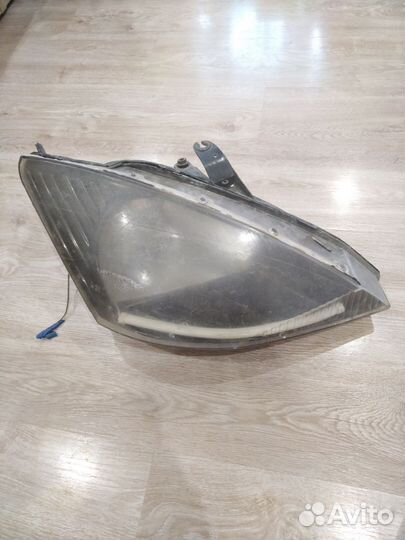 Правая фара Кия Рио 2002 г