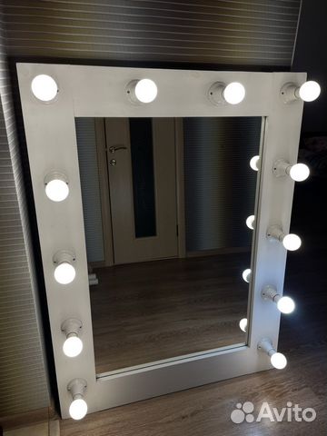 Большое зеркало гримерное с лампочками 127х96 см