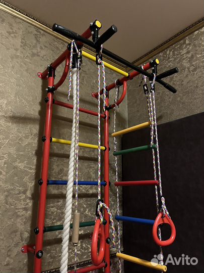 Шведская стенка с турником