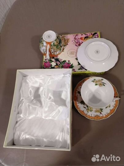 Чайные чашки с блюдцами (2 шт.)