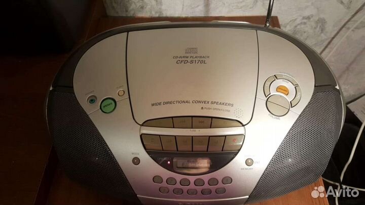 CD магнитола Sony