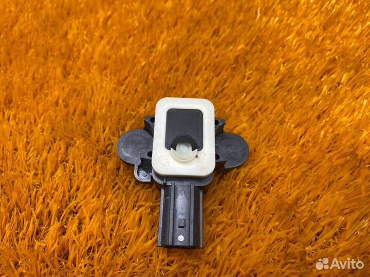 Датчик airbag (удара) передний левый Audi A6