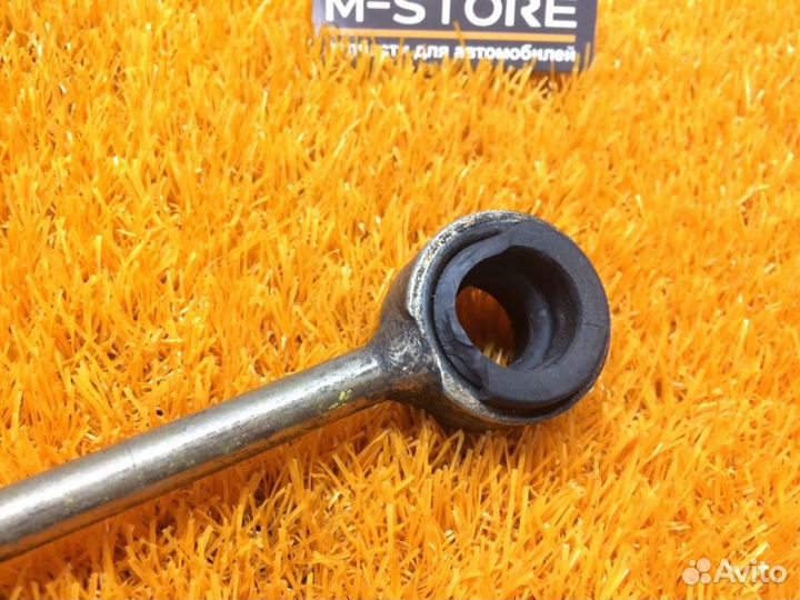 Стойка стабилизатора передняя левая Mercedes-Benz