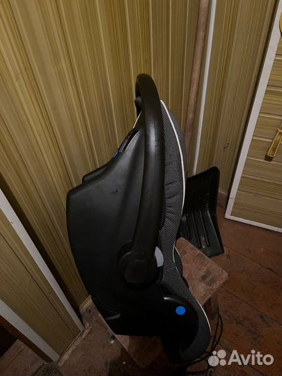 Автомобильное кресло люлька