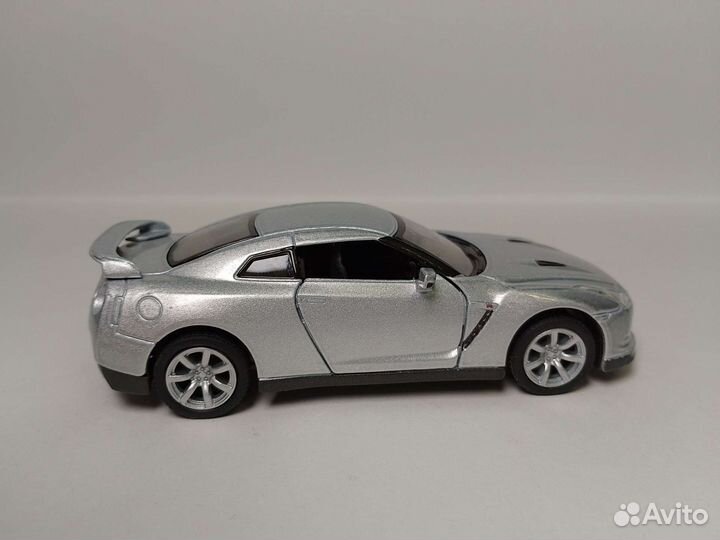 Nissan GT-R 1:36