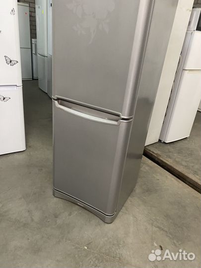 Холодильник Indesit металлик 2.камеры, 2m