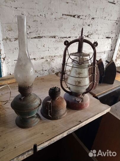 Утюг старинный, лампы керосинки