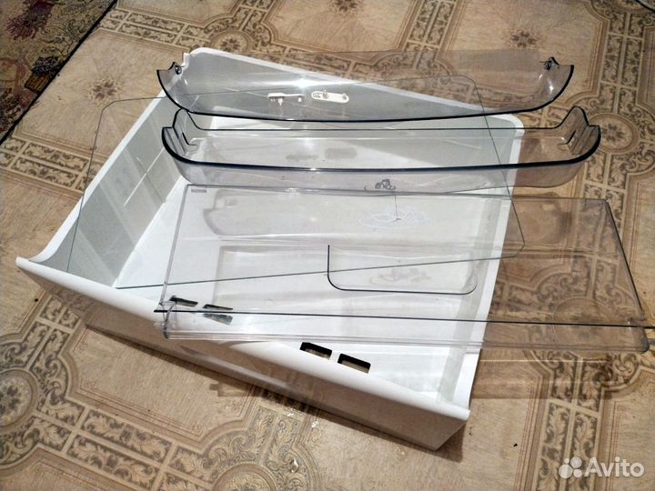 Ящик морозильной камеры, полки холодильника Snaige