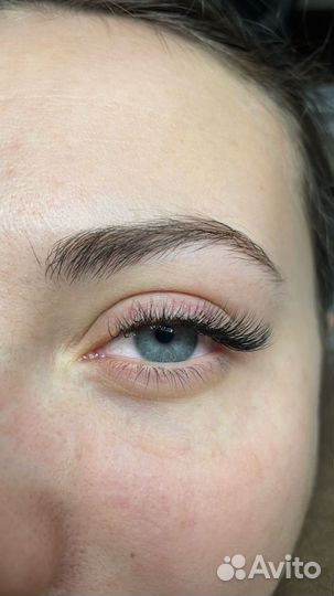 Модель на наращивание ресниц/ ламинирование