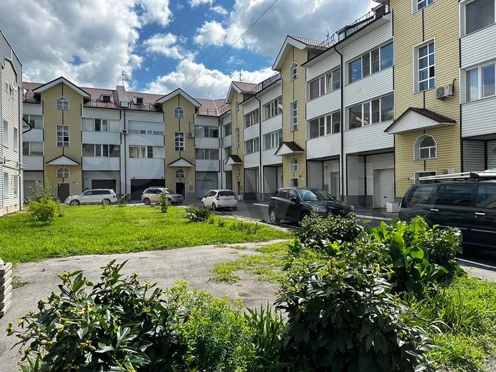 4-к. квартира, 70 м², 2/3 эт.