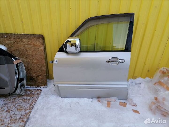 Дверь передняя левая Mitsubishi Pajero III V73W V7