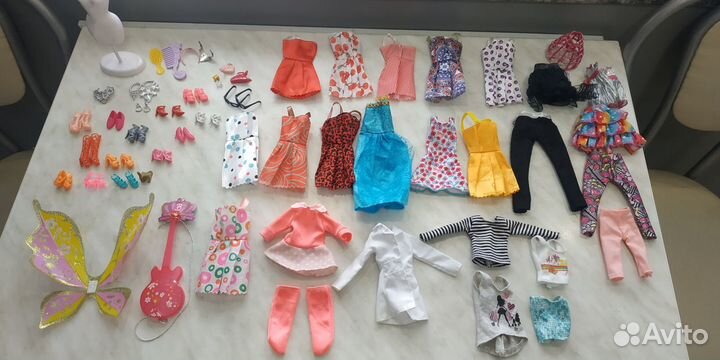 Набор одежды и аксессуаров для кукол