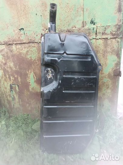 Топливный бак на ниву