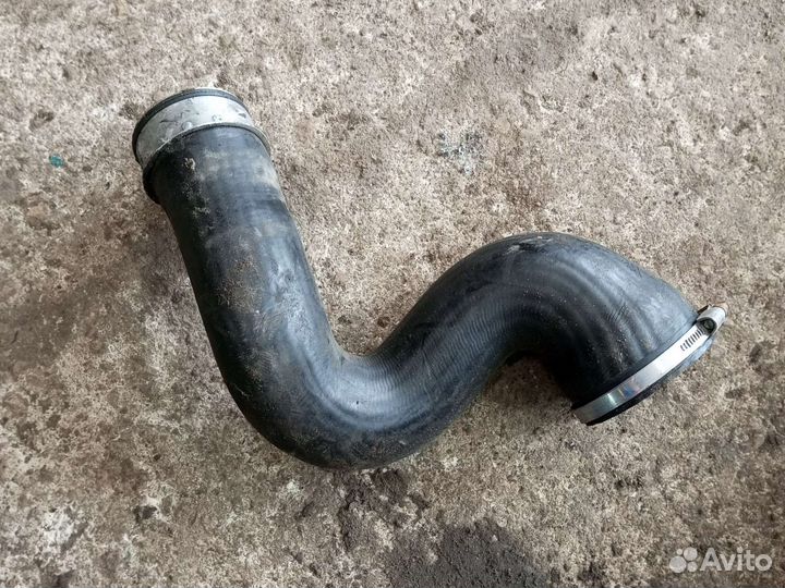 Патрубок фильтра воздушного Volkswagen Passat B5